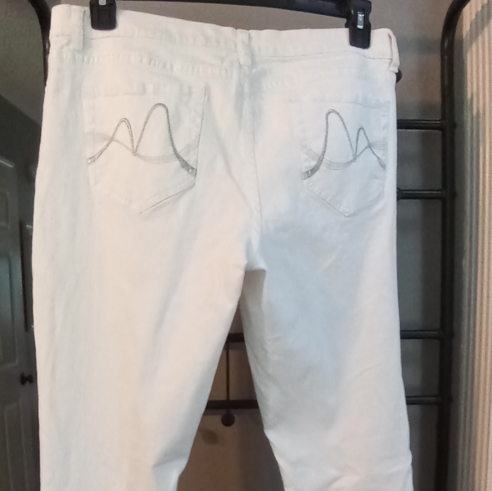 🔥3/$40🔥NWOT NY&Co. White Jeans - Picture 5 of 10